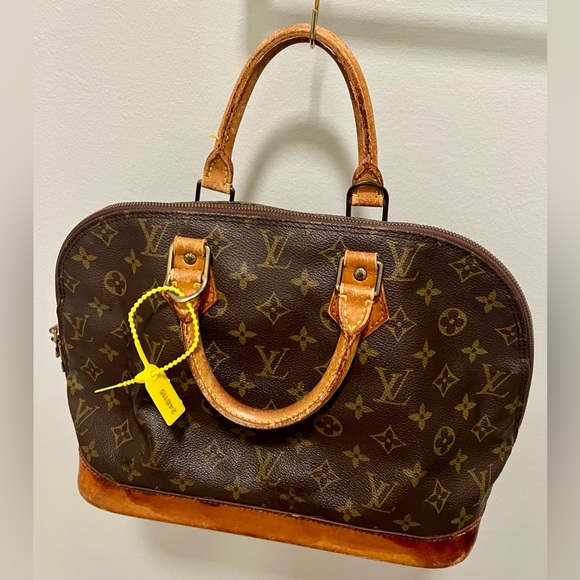 Louis Vuitton Handbag - Picture 5 of 10